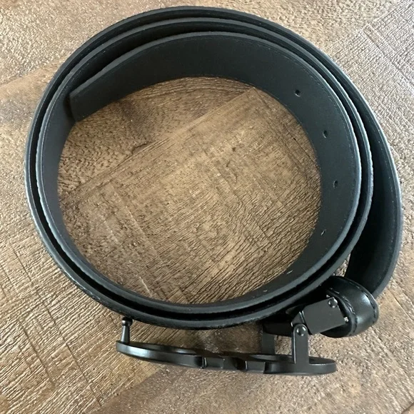 Salvatore Ferragamo Belt classic matte black buckle emblem w/ leather belt - Picture 6 of 6